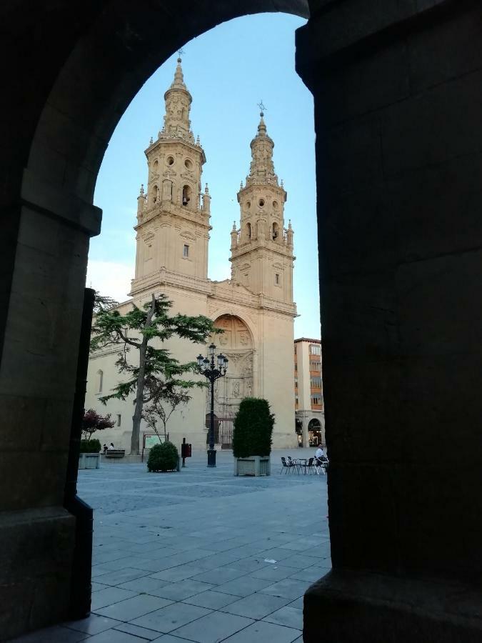 לוגרוניו Apartamento Turistico Santiago מראה חיצוני תמונה
